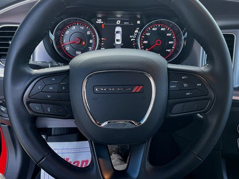Used 2022 Dodge Charger SXT RWD image 13