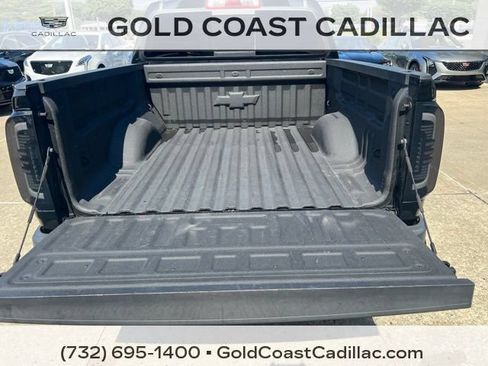 Used 2022 Chevrolet Colorado Z71 w/ Z71 Midnight Edition AWD/4WD image 9
