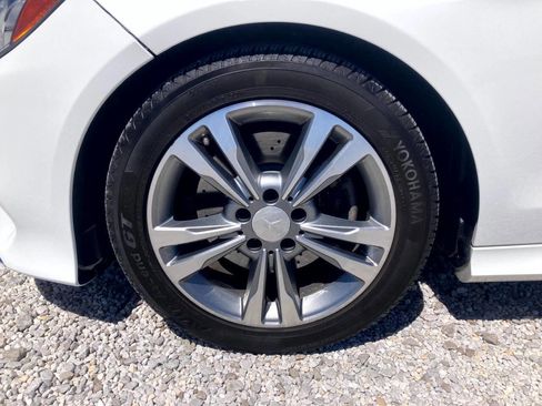Used 2014 Mercedes-Benz E 350 4MATIC Wagon image 19