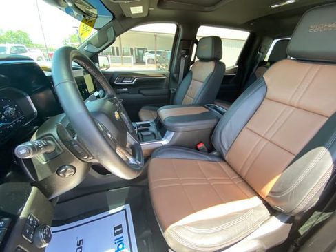 Used 2024 Chevrolet Silverado 1500 High Country w/ Technology Package AWD/4WD image 12