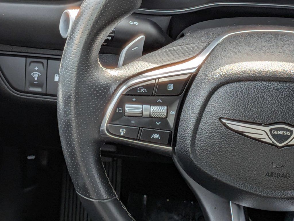 Used 2025 Genesis G70 2.5T RWD image 17