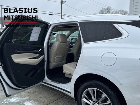 Used 2022 Buick Enclave Avenir image 19