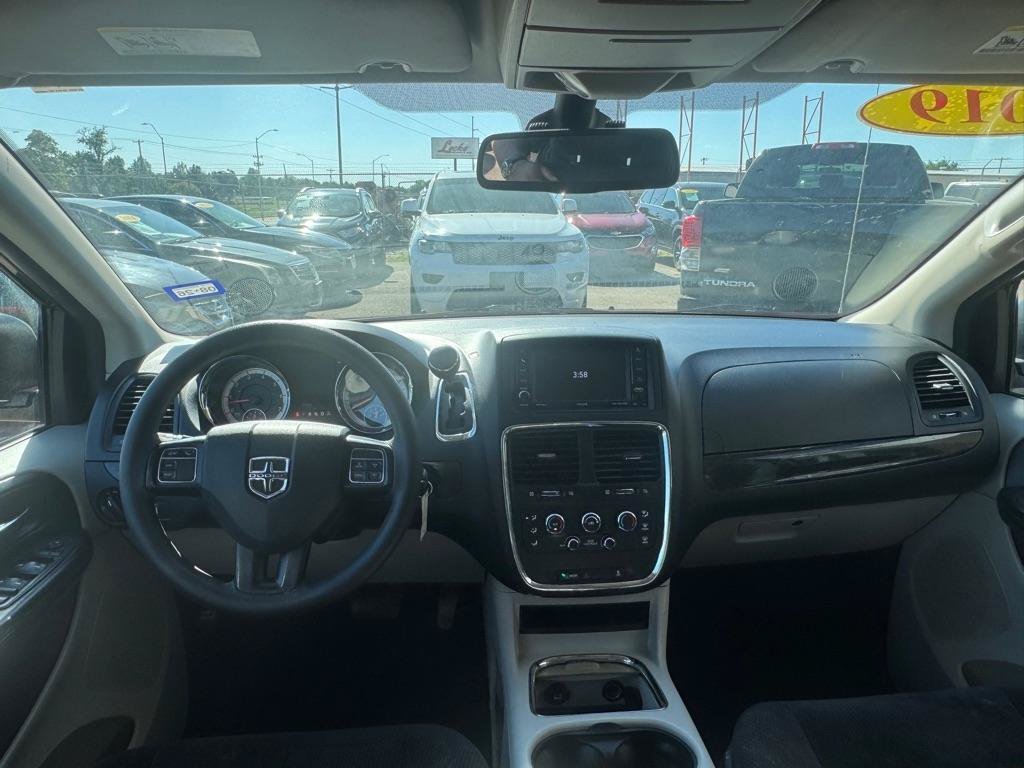 Used 2019 Dodge Grand Caravan SE w/ UConnect Hands-Free Group FWD image 18