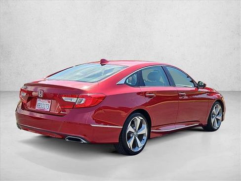 Used 2018 Honda Accord Touring image 5