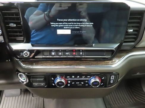 Used 2024 GMC Sierra 2500 SLE w/ SLE Convenience Package AWD/4WD image 15