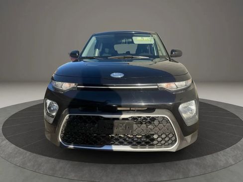Used 2020 Kia Soul LX image 2