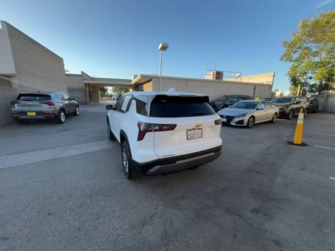 Used 2025 Chevrolet Equinox LT FWD image 10