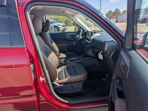 Certified 2025 Ford Bronco Sport Outer Banks w/ Outer Banks Tech Package+ image 33