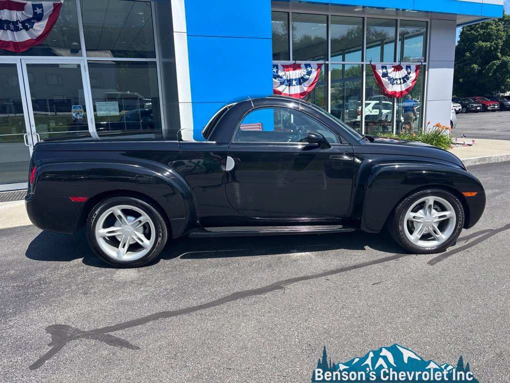 Used 2004 Chevrolet SSR w/ Preferred Equipment Group RWD image 8