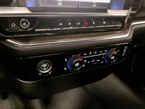 Used 2023 Chevrolet Silverado 1500 LT AWD/4WD image 25