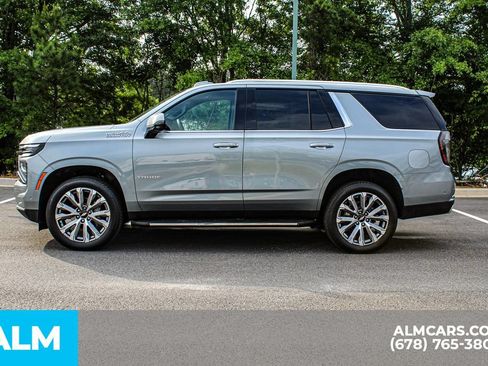 Used 2025 Chevrolet Tahoe High Country AWD/4WD image 6