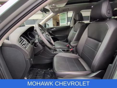 Used 2021 Volkswagen Tiguan SE FWD image 20