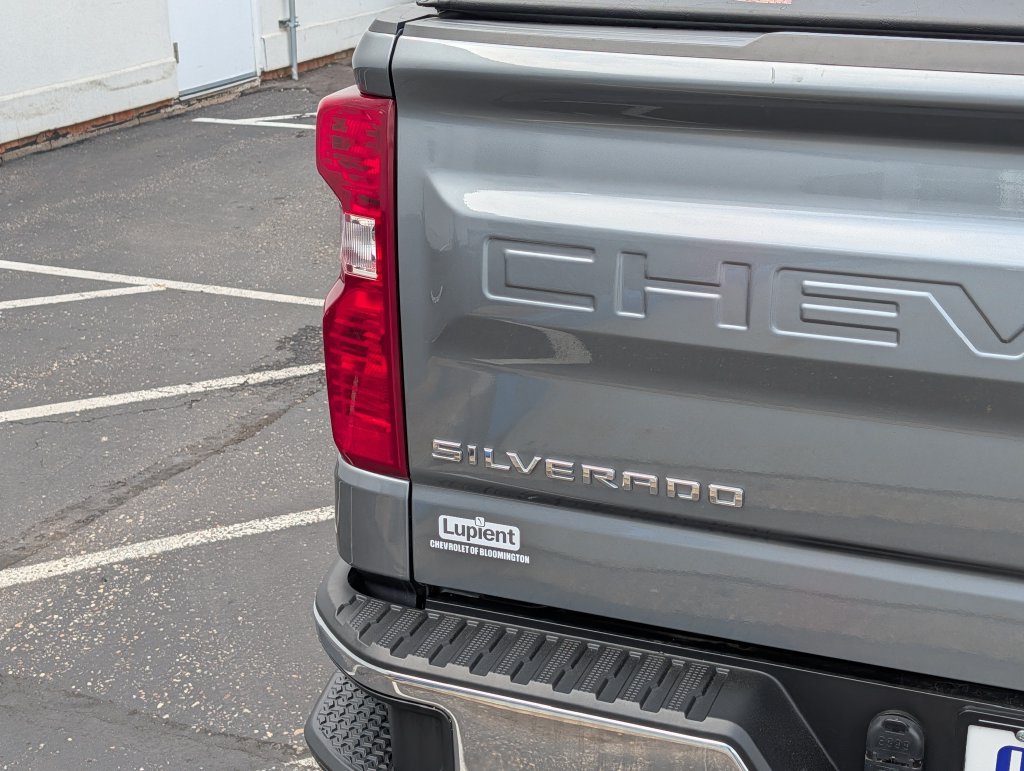 Used 2021 Chevrolet Silverado 1500 LT w/ Z71 Off-Road Package AWD/4WD image 6