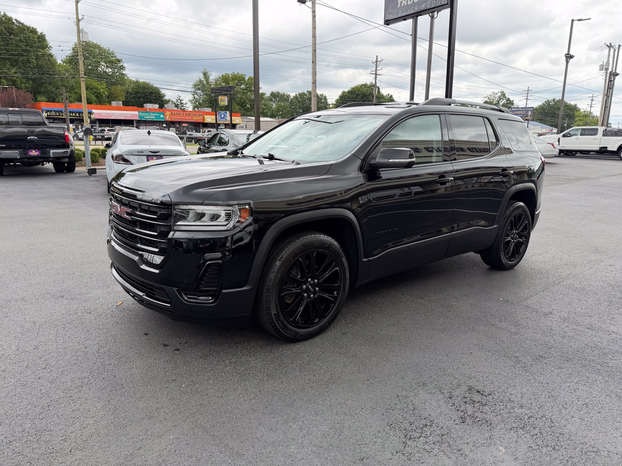 Used 2023 GMC Acadia SLE w/ Driver Convenience Package AWD/4WD image 3