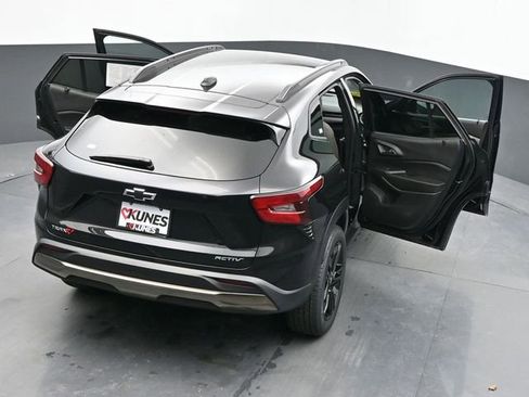 Used 2024 Chevrolet Trax ACTIV w/ Driver Confidence Package image 64