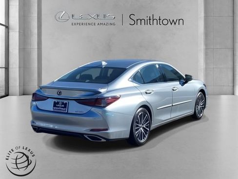 Certified 2023 Lexus ES 350 w/ Premium Package image 6