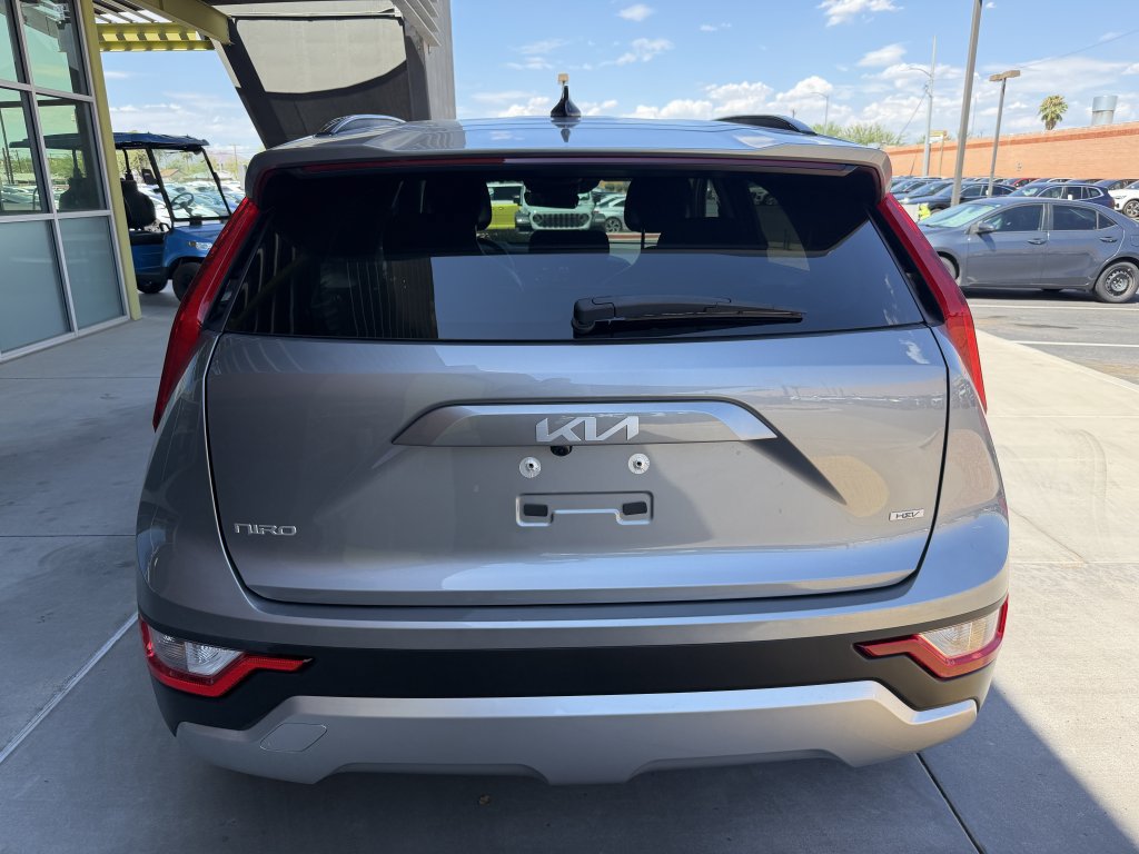 Used 2025 Kia Niro LX FWD image 13