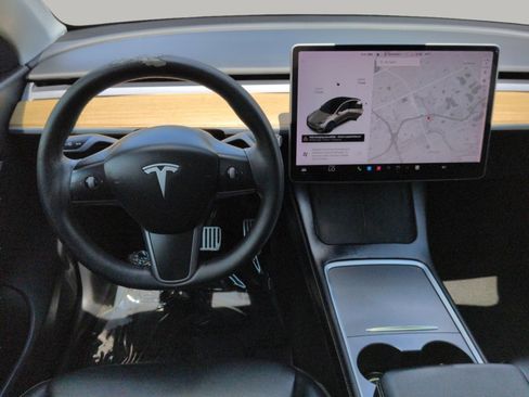 Used 2021 Tesla Model Y Long Range AWD/4WD image 19