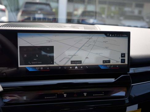 New 2026 BMW i5 eDrive40 w/ M Sport Package image 18