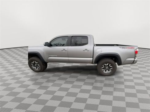 Used 2020 Toyota Tacoma TRD Off-Road image 6