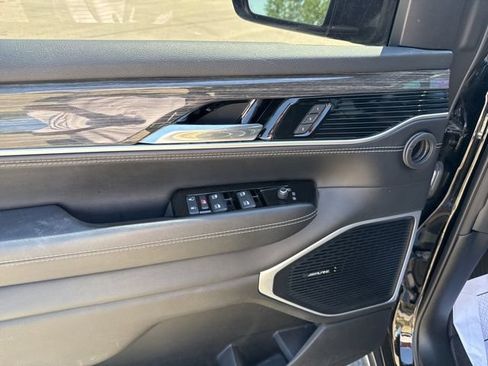 Used 2022 Jeep Wagoneer Series II w/ Premium Group I AWD/4WD image 13