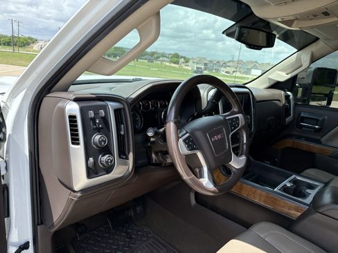 Used 2016 GMC Sierra 2500 SLT w/ Duramax Plus Package AWD/4WD image 18