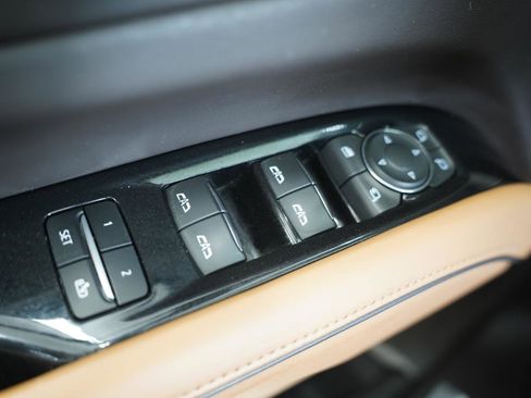Used 2021 Cadillac Escalade Premium Luxury AWD/4WD image 29
