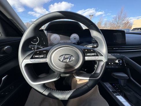 Certified 2023 Hyundai Elantra Limited image 15