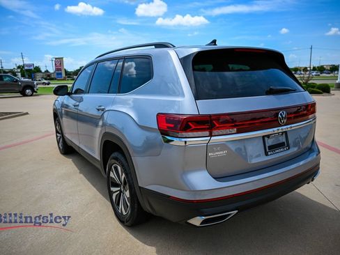 Used 2024 Volkswagen Atlas SE FWD image 5