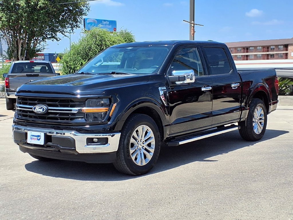 Used 2025 Ford F150 XLT w/ Equipment Group 302A MID RWD image 4