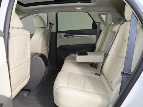 Used 2017 Cadillac XT5 Luxury w/ Driver Awareness Package image 46