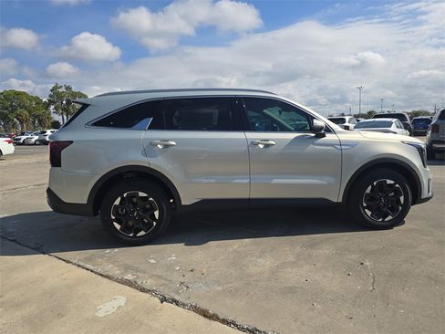 New 2026 Kia Sorento S image 9