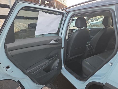 New 2026 Volkswagen Taos SE image 23