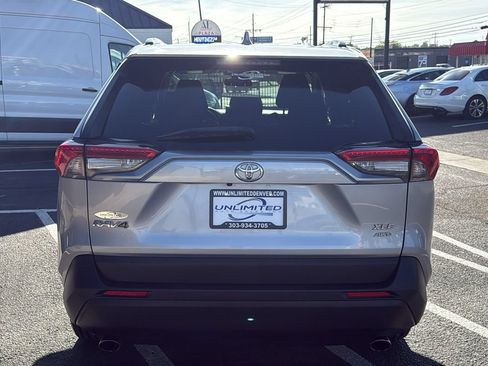 Used 2021 Toyota RAV4 XLE AWD/4WD image 4