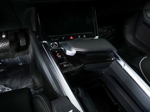 Certified 2023 Audi e-tron Prestige w/ Prestige Package image 18