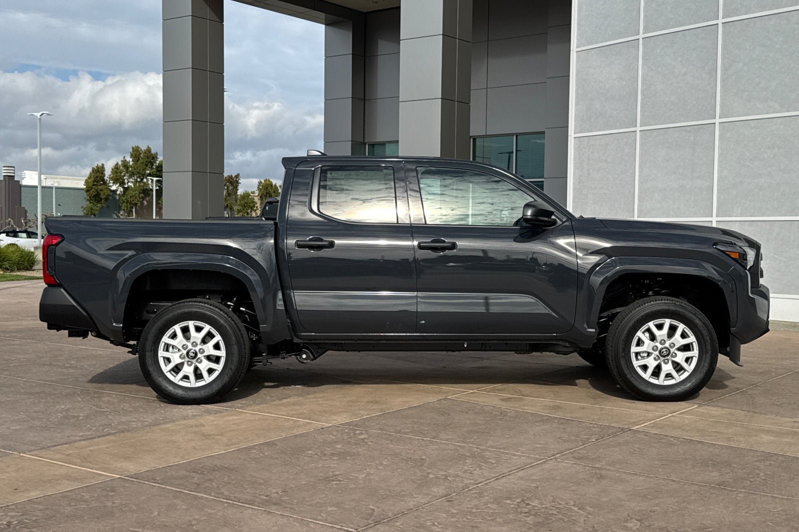 New 2026 Toyota Tacoma SR AWD/4WD image 3