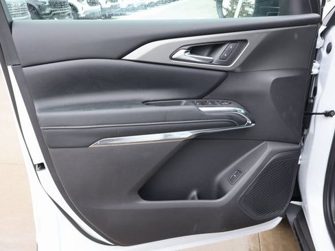 New 2026 Chevrolet Traverse LT w/ Sun and Wheel Package image 11