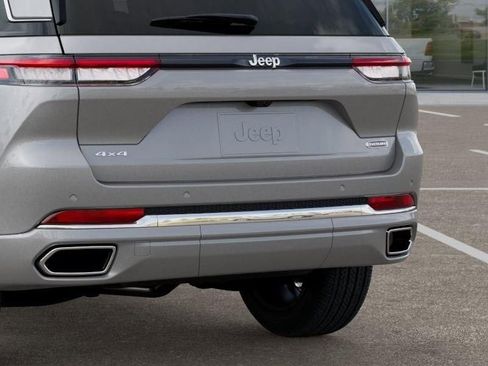 New 2025 Jeep Grand Cherokee Overland w/ Adv Protech Group III AWD/4WD image 13