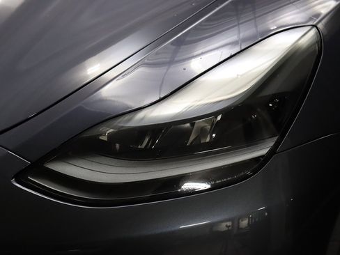 Used 2022 Tesla Model Y Performance image 4