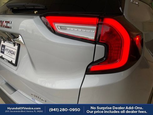 Used 2022 GMC Terrain SLE AWD/4WD image 13
