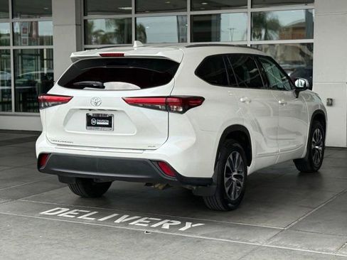 Certified 2020 Toyota Highlander XLE image 16