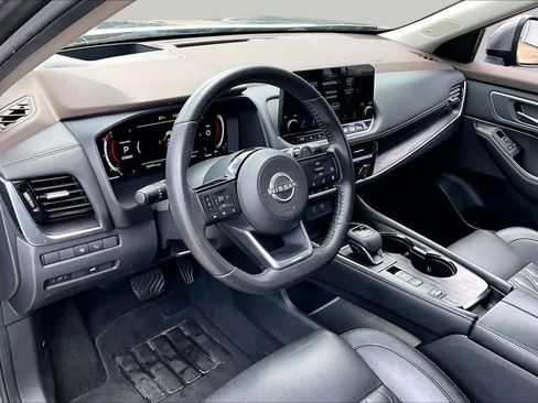 Used 2023 Nissan Rogue Platinum w/ Platinum Premium Package FWD image 16