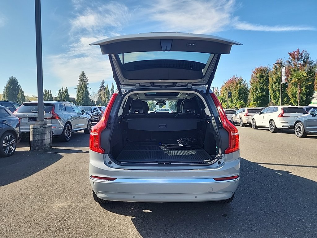 Used 2024 Volvo XC90 T8 Plus w/ Protection Package Premier AWD/4WD image 16