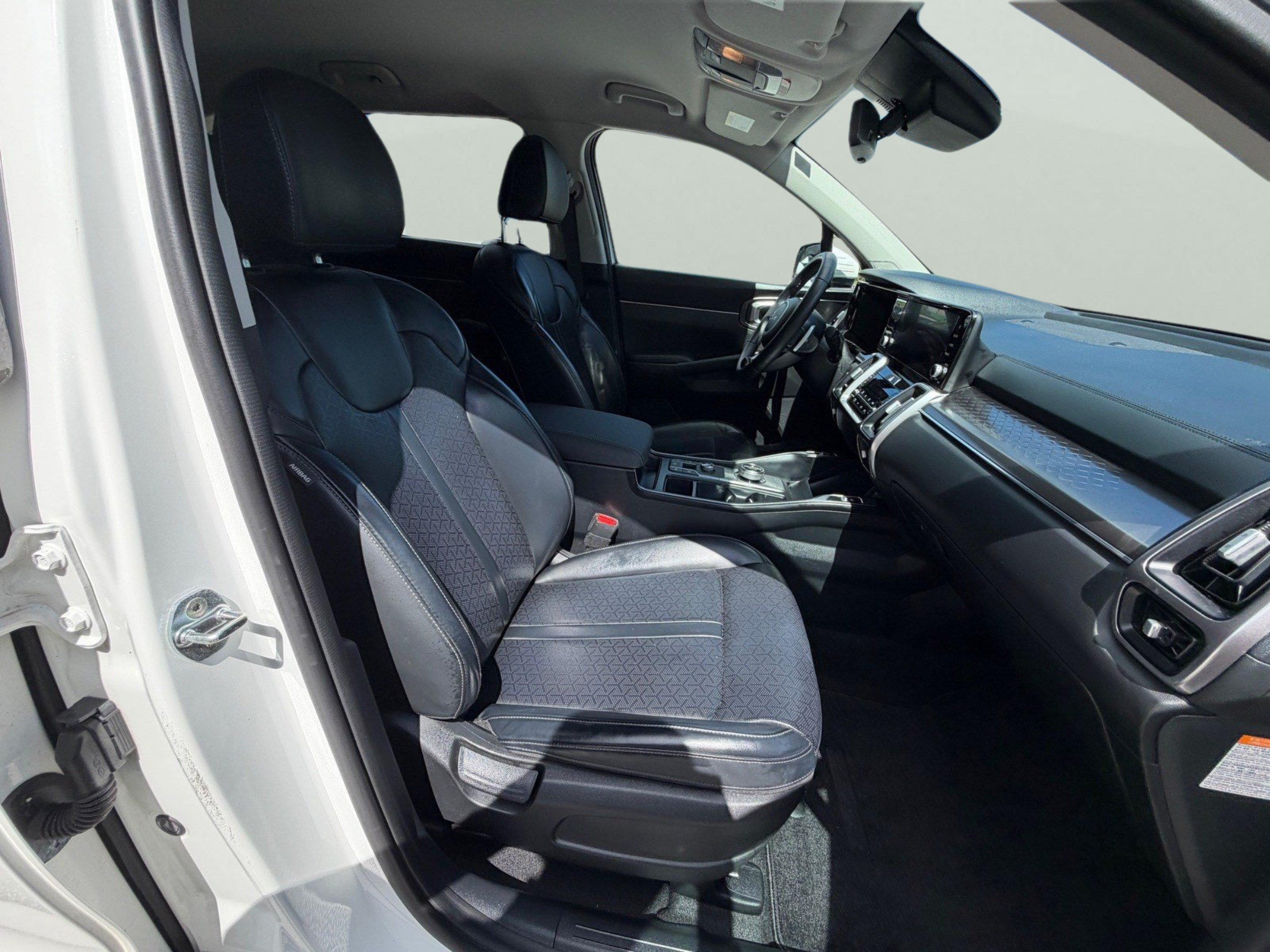 Used 2022 Kia Sorento S FWD image 15