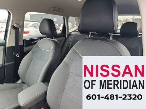 Used 2024 Volkswagen Taos SE image 12