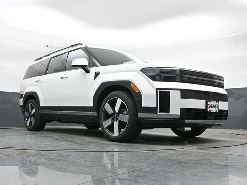 Used 2025 Hyundai Santa Fe Limited AWD/4WD image 43