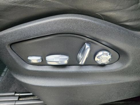Used 2019 Porsche Cayenne AWD/4WD image 12