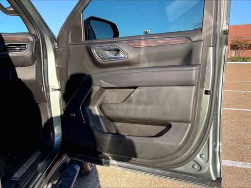 Used 2023 Chevrolet Tahoe Z71 w/ Luxury Package image 28