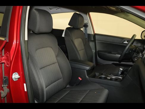 Used 2019 Kia Sportage LX AWD/4WD image 10