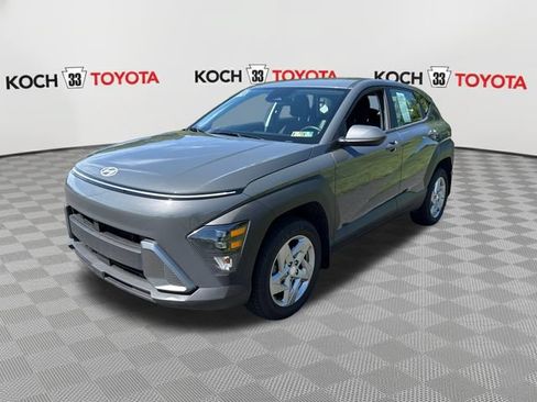 Used 2025 Hyundai Kona SE AWD/4WD image 3